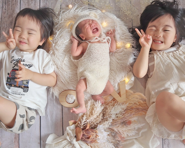 自宅でセルフ撮影したニューボーンフォト作例